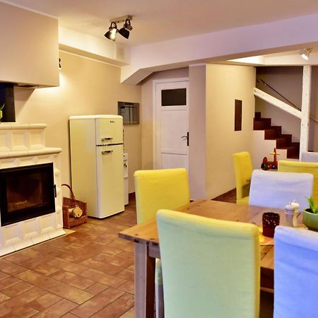 Gosciniec Nowa Wioska Bed and Breakfast Wałbrzych Exteriör bild