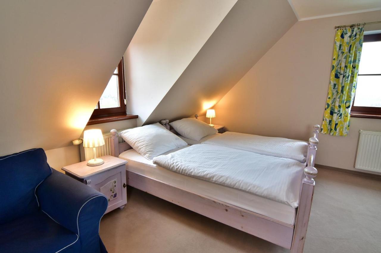 Gosciniec Nowa Wioska Bed and Breakfast Wałbrzych Exteriör bild