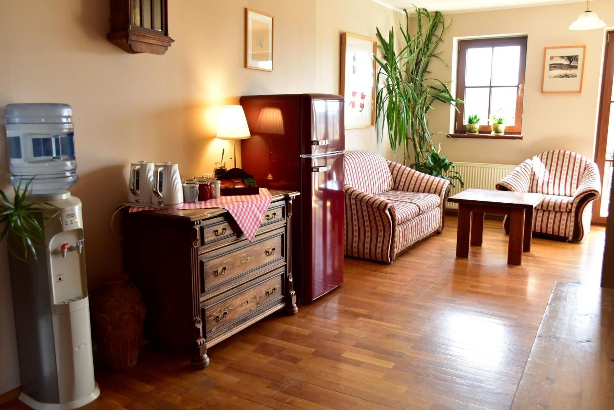 Gosciniec Nowa Wioska Bed and Breakfast Wałbrzych Exteriör bild