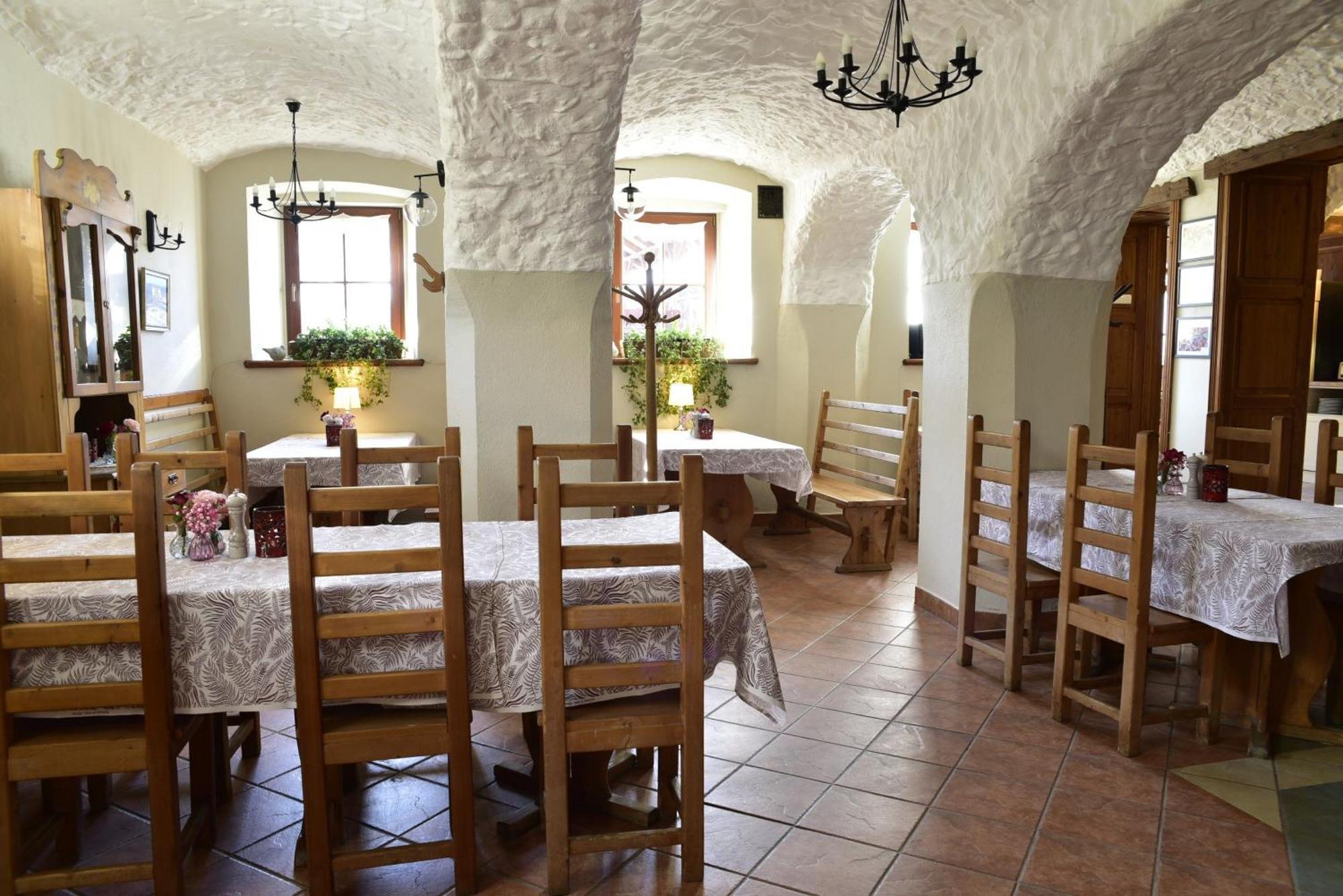 Gosciniec Nowa Wioska Bed and Breakfast Wałbrzych Exteriör bild