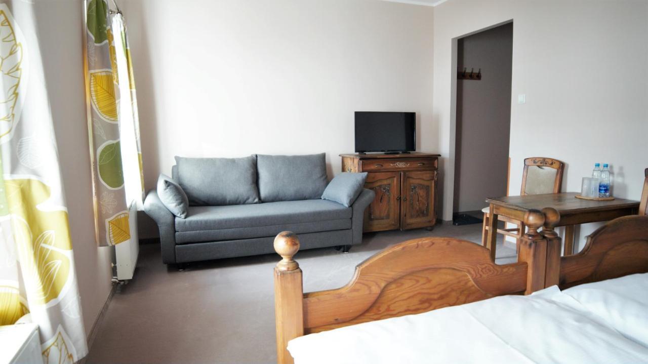 Gosciniec Nowa Wioska Bed and Breakfast Wałbrzych Exteriör bild